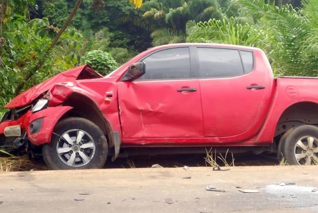 Sem-títuloAcidente-na-BA-001-deixou-duas-pessoas-feridas-Foto-Site-Nas-Malhas-da-Lei