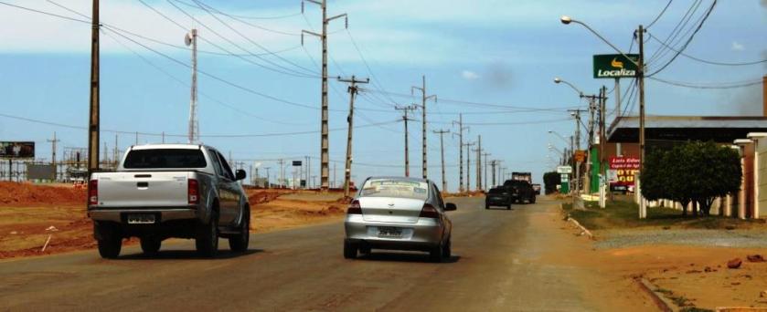 Rua Enedindo Alves da Paixão, agora sem quebra-molas. Espera-se que seja retirado, também, o quebra-molas do Posto 90 e as depressões do Posto Rio de Ondas, antigo URSA.