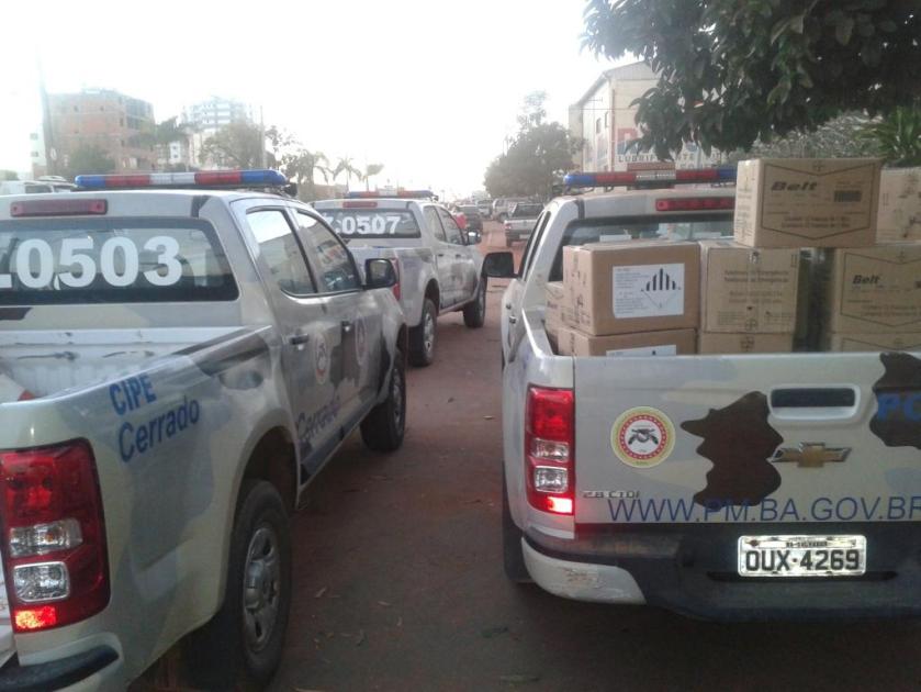 Camionetes da CIPE - Cerrado no momento da apresentação de parte dos agrotóxicos apreendidos