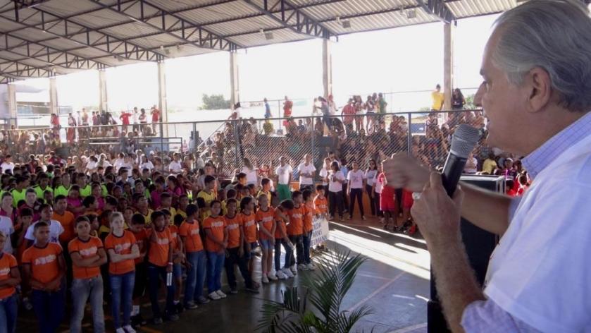 Em 2013 o prefeito Humberto Santa Cruz deu início a abertura da Oilem e garante que este ano será um evento mais bonito ainda. 