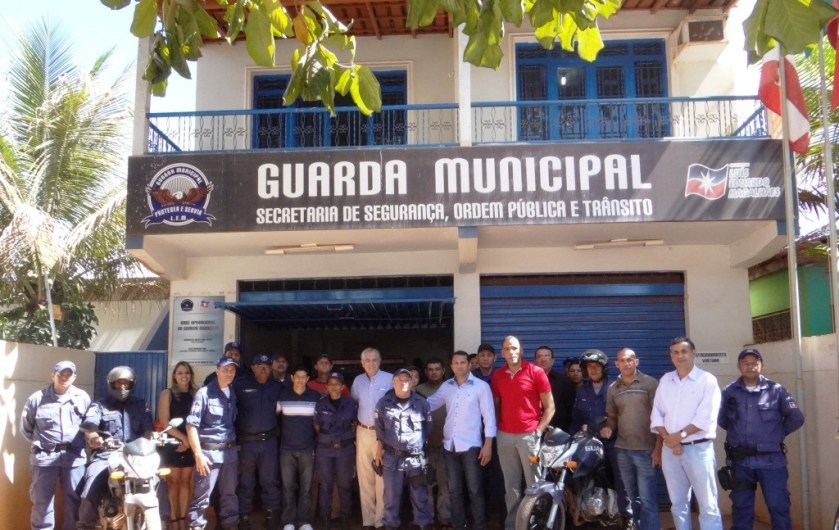 O prefeito salientou ainda que continuará investindo na Guarda Municipal com a aquisição de novos veículos e levantou a possibilidade de construir uma sede própria.