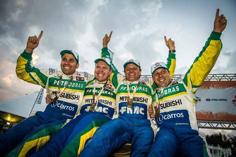 A equipe Mitsubishi/Petrobras: campeões.