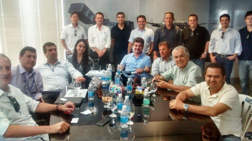 Empresários e políticos recepcionam missão comercial da Piquiatuba.