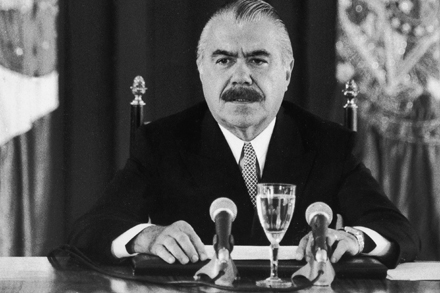 Sarney anuncia o Plano Cruzado, um fiasco atrás do outro. Foto Veja/Abril