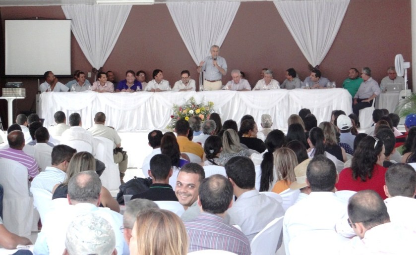 A última reunião itinerante foi no município de Formosa do Rio Preto e teve como tema principal, Infraestrutura. Contou com a presença do Senador Valter Pinheiro e o secretário Estadual de Infraestrutura, Marcus C (1)