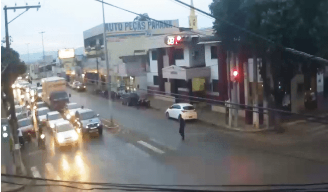 Barreiras, ao vivo, depois da chuva, nas câmeras da Climatempo.