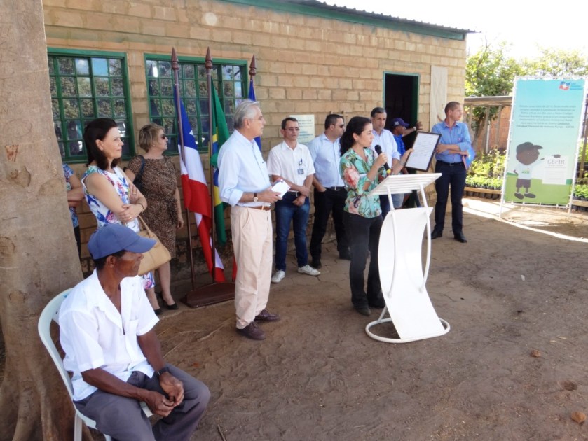 Durante seu discurso Fernanda Aguiar, falou sobre a dispensa de incrição no RENASEM, por se tratar de um viveiro sem fins lucrativos e voltado para educação ambiental.