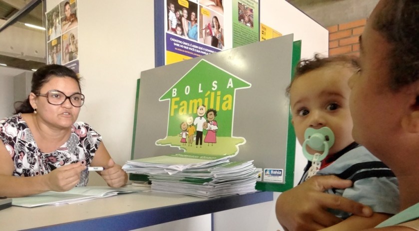 Fique atento, para realizar a pesagem, é necessário ter em mãos o cartão Bolsa Família, RG, certidão de nascimento e, no caso das crianças, a carteira de vacinação.