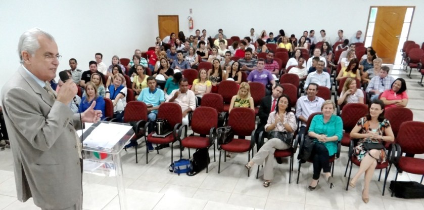 Humberto Santa Cruz relatou que o município está pronto para acolher todos os estudantes e professores que estão iniciando sua caminhada na vida acadêmica.