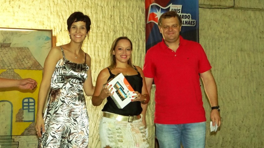 A secretária Alessandra Hillman, uma professora, e o secretário de Governo, Carlos Alberto Koch