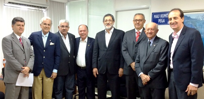 O secretário de Planejamento do Estado da Bahia, José Sergio Gabrielli, representando o governador Jaques Wagne recebeu os membros da UMOB representantes da região oeste do Estado.