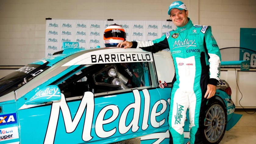rubens-barrichello-posa-ao-lado-do-carro-da-full-time-sua-nova-equipe-na-stock-car-1348504014349_1920x1080
