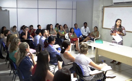 A reunião reuniu coordenadores da rede municipal de ensino visando as ações de educação ambiental para o ano de 2015