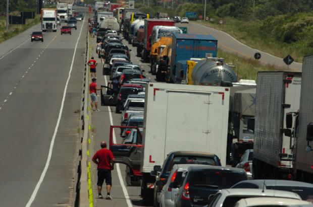 BR 101 no Sul: trânsito e obras causam engarrafamentos