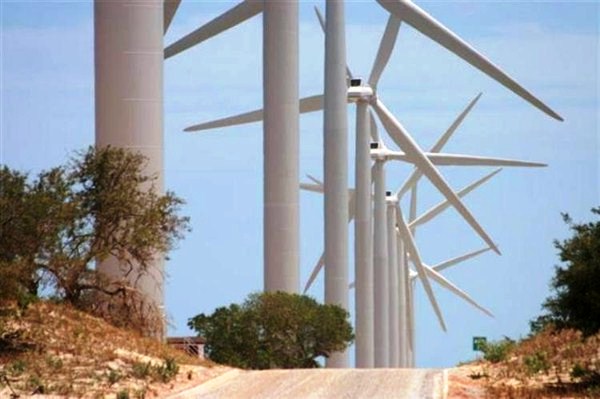 Parques eólicos nas cristas da Chapada Diamantina