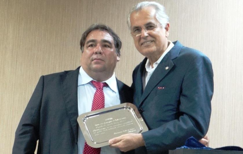 O prefeito de Luís Eduardo Magalhães recebe homenagem do prefeito de Cotegipe e novo presidente da UMOB