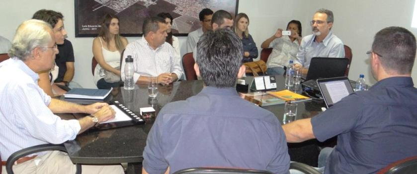 Adolfo Dalla Pria da TNC apresenta os dados do trabalho que cadastrou a totalidade dos imóveis rurais de Luís Eduardo Magalhães