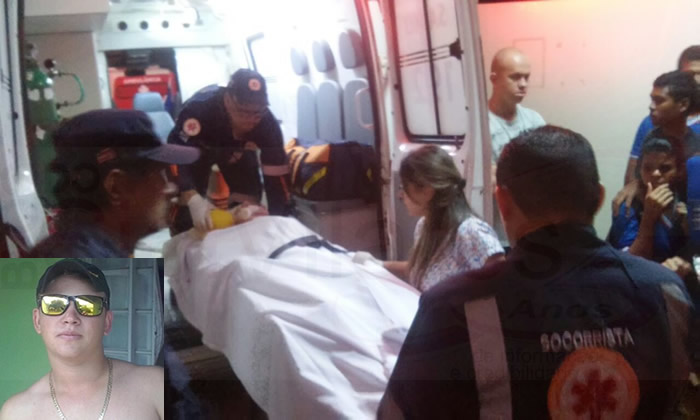 Flávio Marchioretto, ferido com 7 tiros, é socorrido na UPA para o Hospital do Oeste.