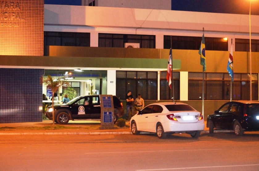 Câmara de Barreiras: pressionada pela presença do povo