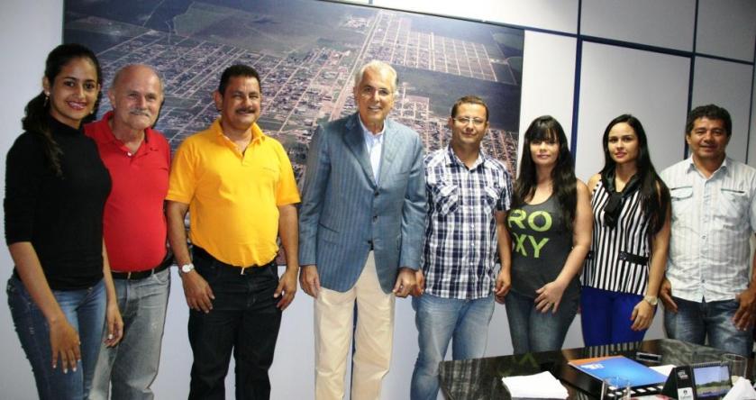 Prefeito e diretoria do SINSERPLEM