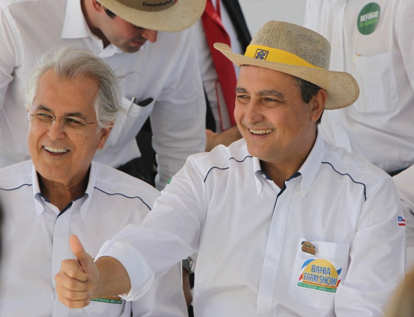 O prefeito Humberto Santa Cruz, anfitrião do evento, recebeu o Governador e autoridades.