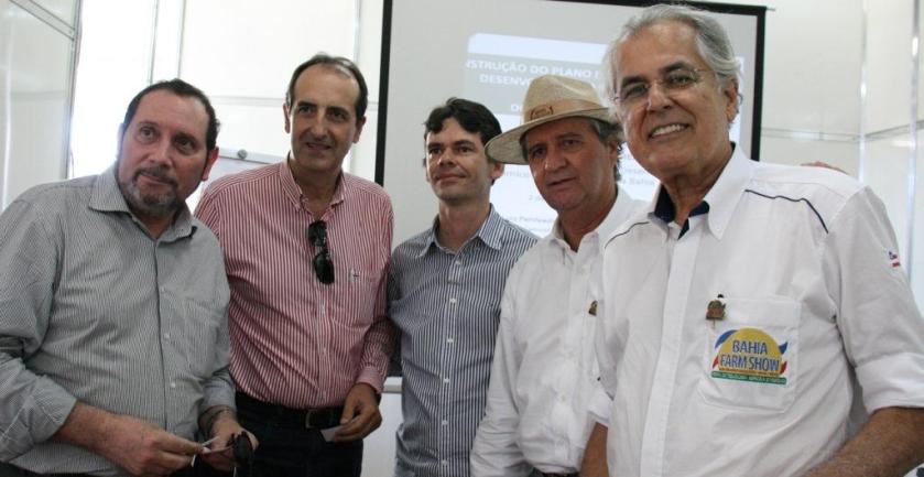 Reginaldo Rossi da FAEB, Sérgio Pitt, Emerson Cardoso do Sebrae, Jairo Vaz da SUDIC e o prefeito Humberto Santa Cruz