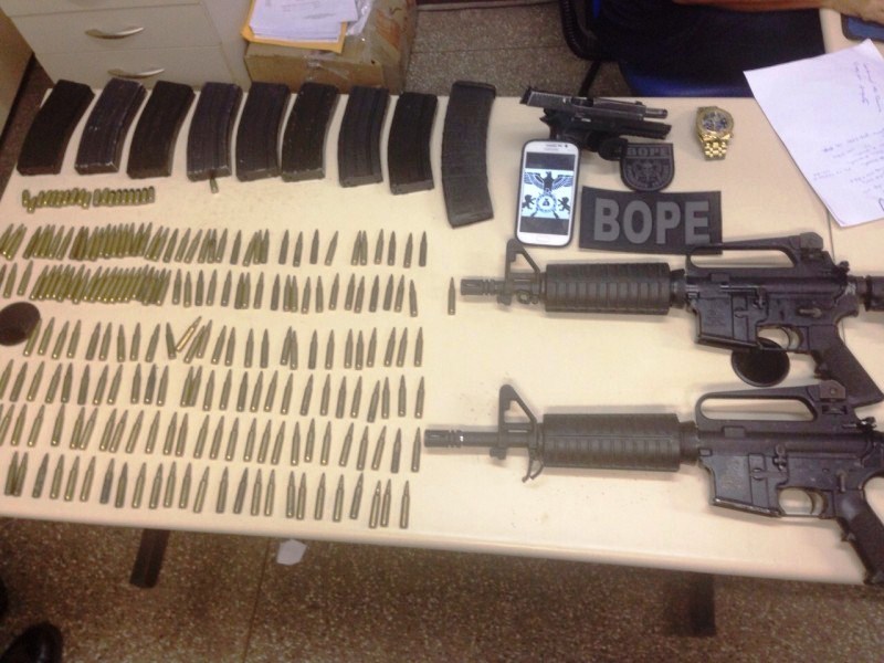 Armas e munição apreendidas