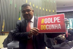 O deputado federal Valmir Assunção durante protesto na Câmara Federal - FOTO Divulgação