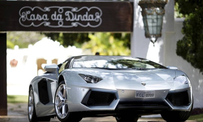 Foto de Ueslei Marcelino para a Reuters e O Globo