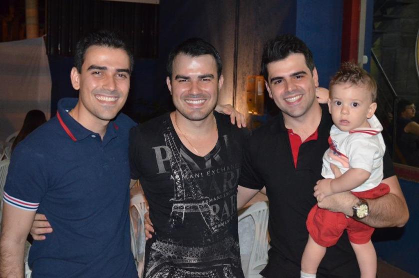 Uma pose com os tios