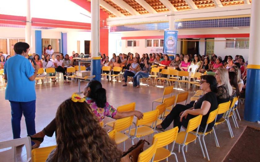 Professores das unidades de ensino infantil e Centros Municipais de Educação Infantil (CEMEIs) na capacitação de multiplicadores do Programa Cirandando Brasil