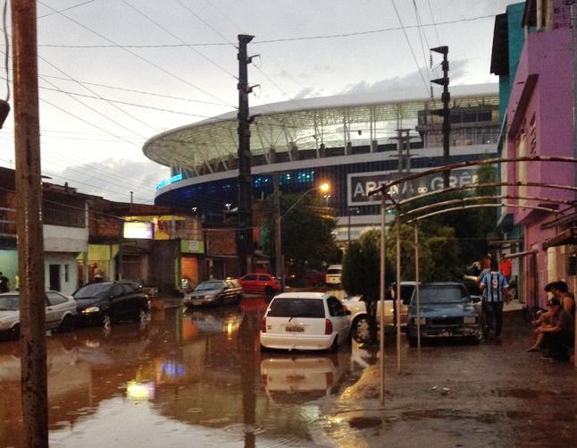 Arena-Gremio-Copa_do_Brasil-13-chuva_LANIMA20131023_0175_46