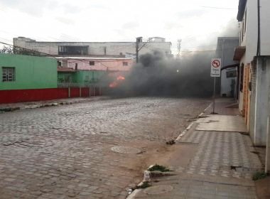 Carro do PRF foi incendiado após tiroteio