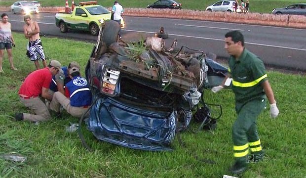 Em Foz de Iguaçu, um capotamento, uma morte.