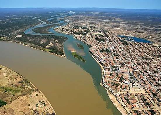 Rio Grande, na foz, na cidade de Barra: grandes ciclos de pouca vazão.