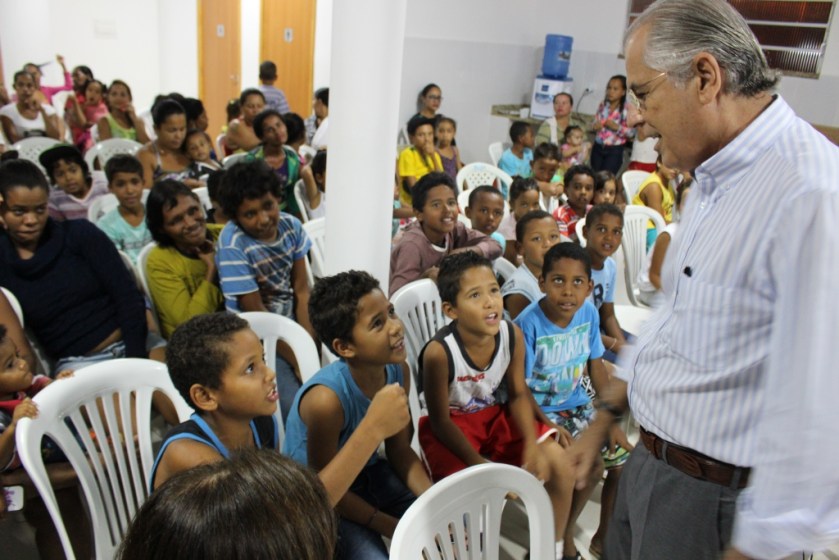 O projeto atenderá 200 crianças, adolescentes e adultos com aulas de skate e street dance