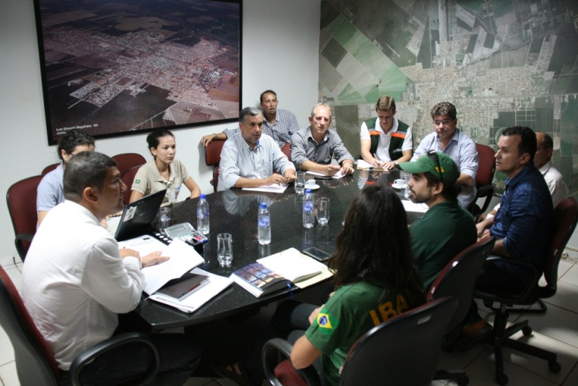 Reunião contou com a presença de secretários municipais e representantes do DNIT, IBAMA e INEMA