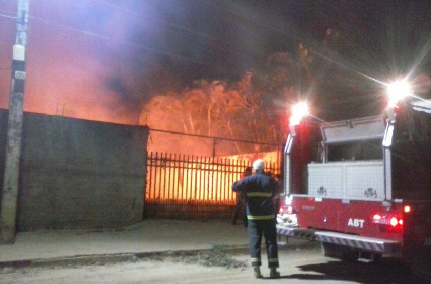 incendio em terreno baldio em Barreiras