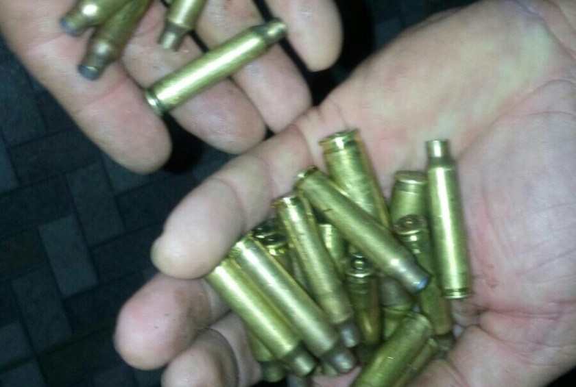 Polícia Técnica recolheu dezenas de cápsulas deflagradas.