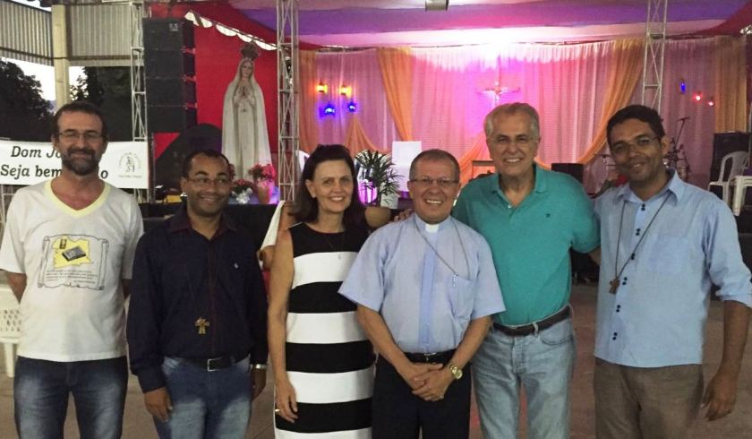 O prefeito Humberto Santa Cruz prestigiou o último dia do Celebrai em Cristo da Igreja Católica em LEM