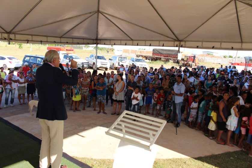 Prefeito Humberto Santa Cruz durante inauguração da unidade ESF Jardim das Oliveiras
