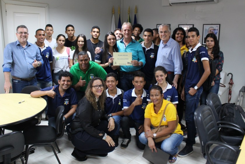 580 crianças e jovens são atendidos pelo Instituto Recicla Gente