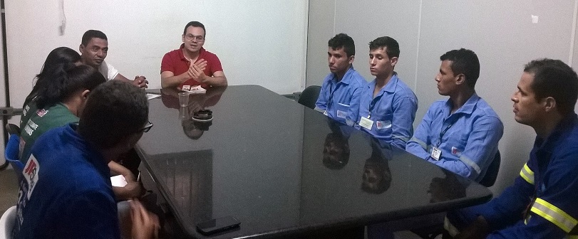 A ideia é que os funcionários da empresa de energia elétrica também realizem orientações com moradores para a eliminação de possíveis criadouros do mosquito