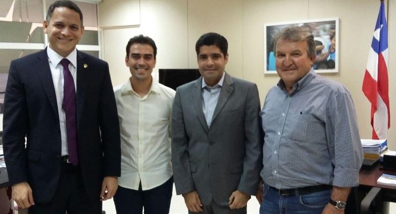 Marabá Jr. junto com líderes estaduais e municipais do DEM