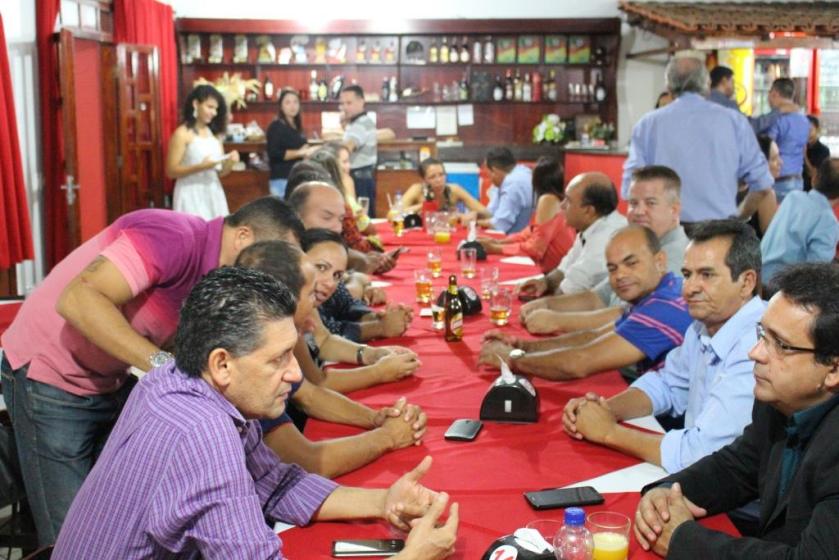 Vereadores e pessoal ligado ao Governo Santa Cruz