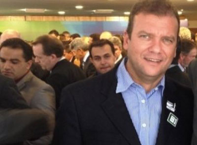 Alfredinho, sem medo da Justiça e marqueteiro de primeira.