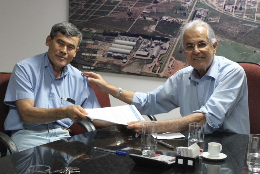 Na reunião foi celebrado o termo de parceria entre a Prefeitura de LEM e a Plus-Cooproeste para a construção do estacionamento público