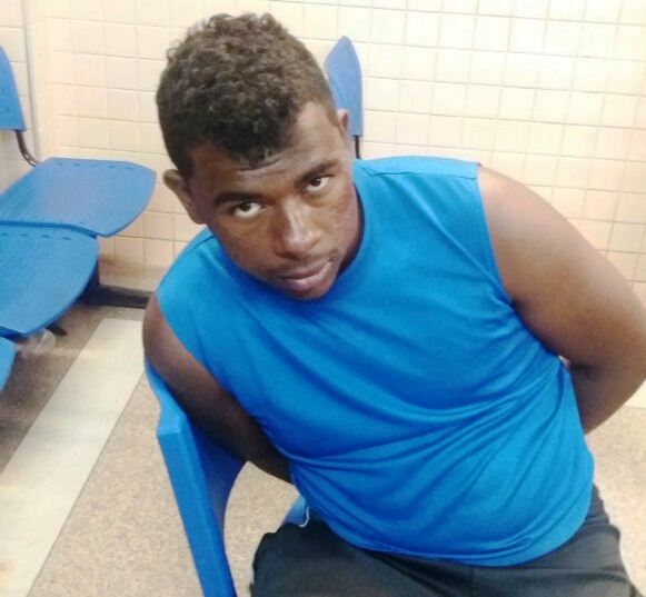 Negão: pego com a boca na botija.