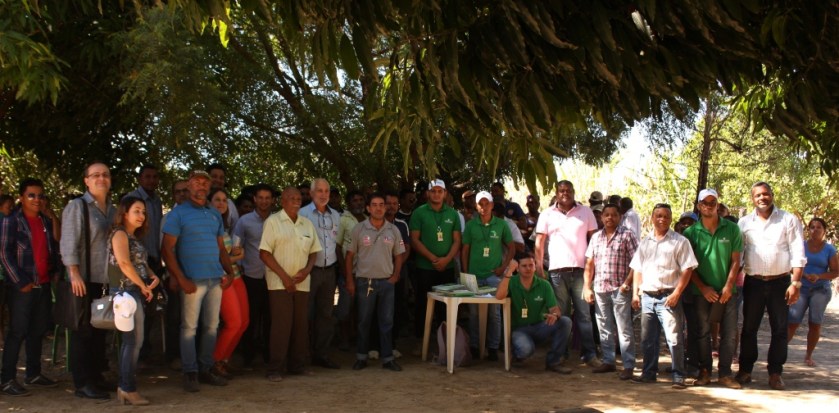 A entrega aconteceu na Comunidade de Galinhos, distante cerca de 30 km da sede do município