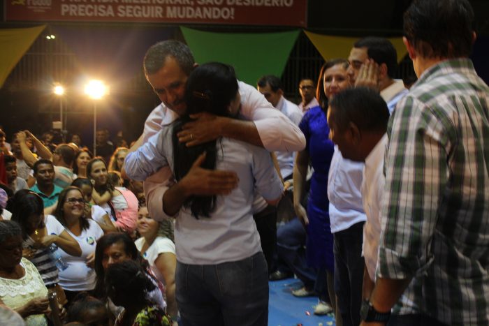 Jusmari abraça Zito na convenção da candidata Graça Gobbi(PSD).